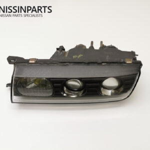 NISSAN CEFIRO A31 PASSENGERS HEADLIGHT